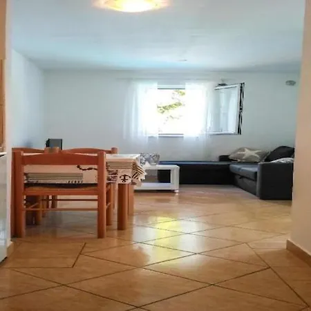 - Comfort One Bedroom H2 * Lumbarda