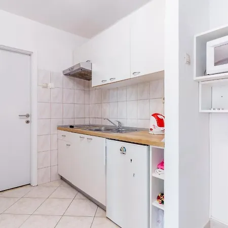 아파트 - Comfort One Bedroom H2 룸바르다