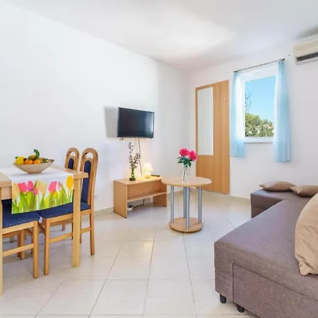 - Comfort One Bedroom H2 Apartment