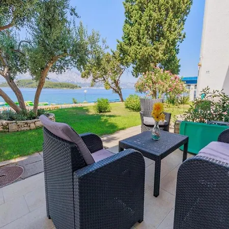 - Comfort One Bedroom H2 *